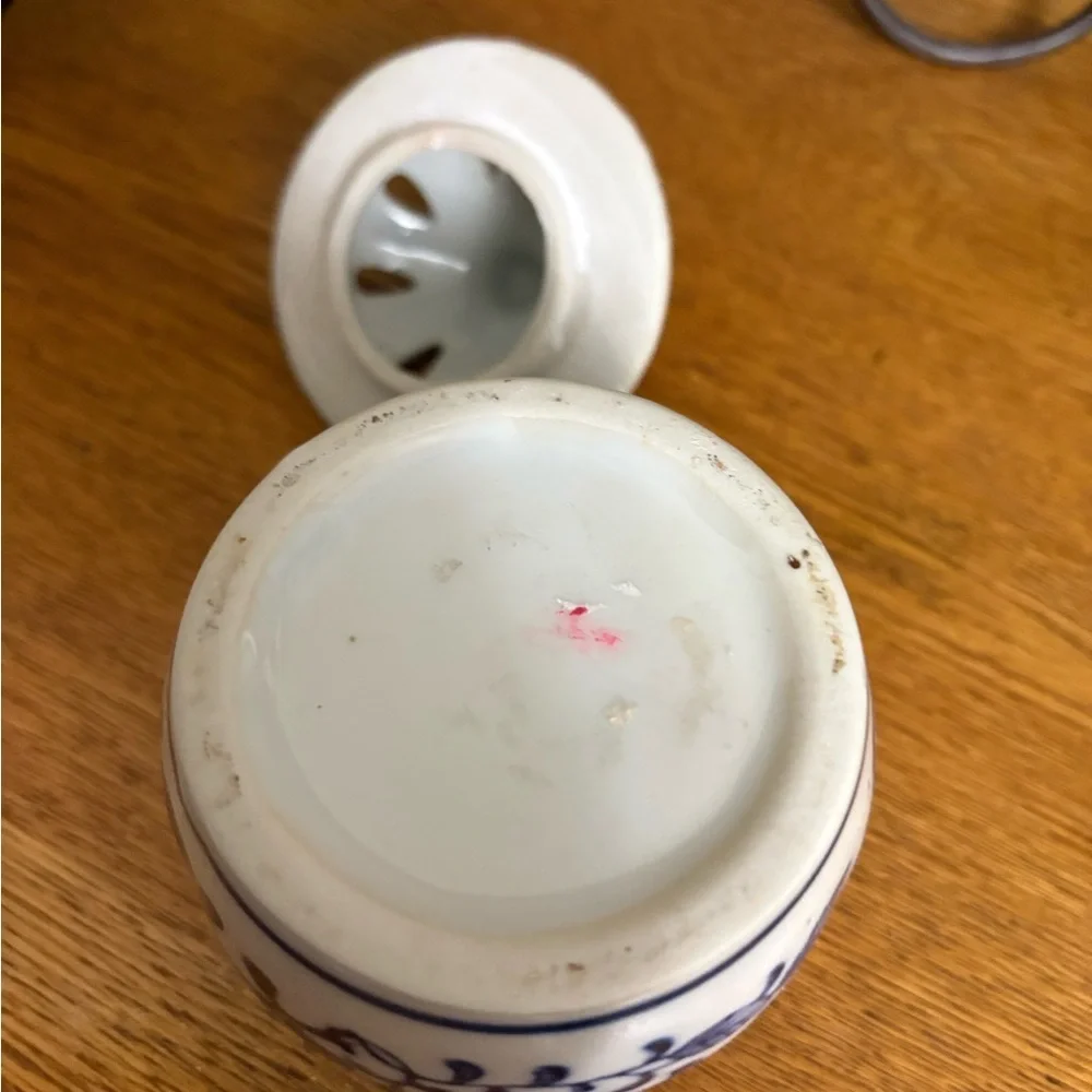 Blue and white porcelain lidded potpourri jar